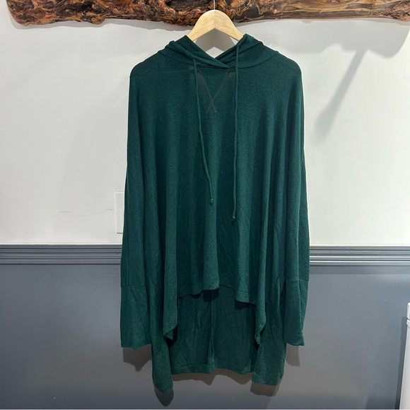 Plus Size Forest Green Hooded Flowy Sweater Top - Picture 5 of 9